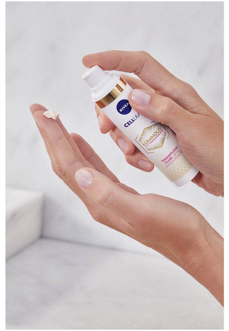 Damen Make-up-Sets | Nivea NIVEA CELLULAR LUMINOUS 630 DAY AND NIGHT CARE SET Gesichtspflegeset - UF74693 Damen Make-up-Sets | Nivea NIVEA CELLULAR LUMINOUS 630 DAY AND NIGHT CARE SET Gesichtspflegeset - UF74693