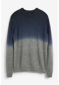 Svetr s kulatým výstřihem s přechodem barev od tmavě modré nahoře až po světlou šedou dole, vyrobený z měkké strukturované tkaniny.