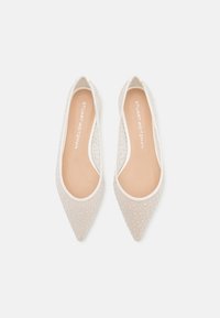 Stuart Weitzman Ballerines - white