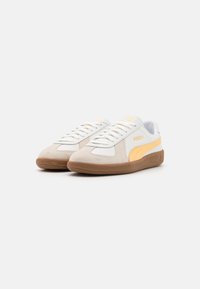Puma Tenisky - white