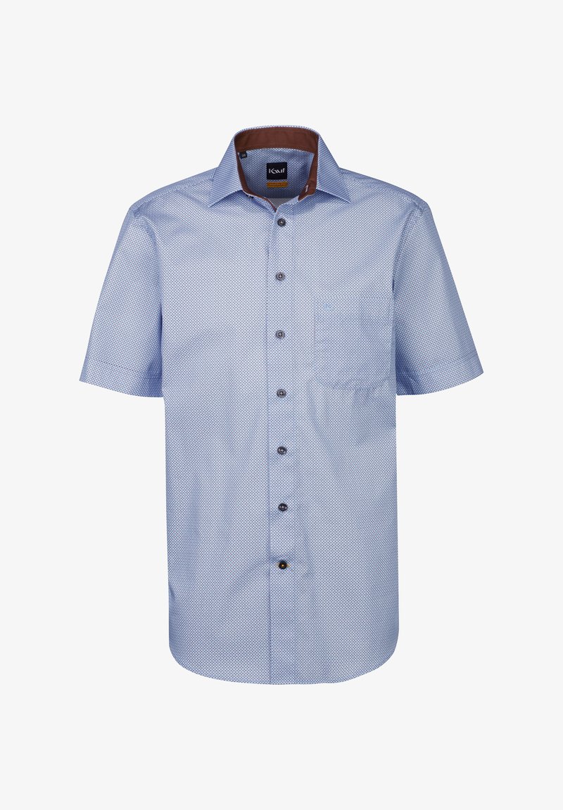 Camicia azzurra a maniche corte con un motivo bianco, colletto button-down, foderina del colletto marrone e taschino sul petto. Presenta bottoni neri.