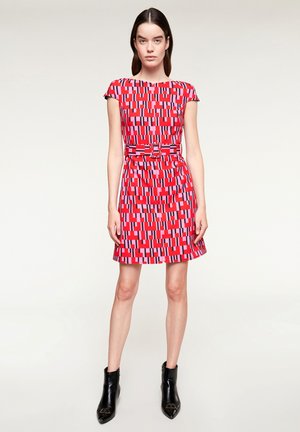 CORTO A TUBINO FANTASIA GEOMETRICA - Day dress - rosa