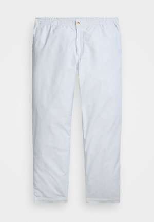 Lys blå stripete bukser laget av lett stoff. Har elastisk midje med knappelukking og rette ben.
