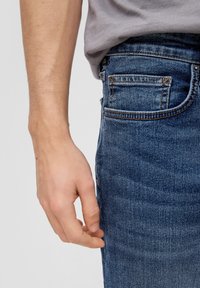 QS Jeansshort - dunkelblau