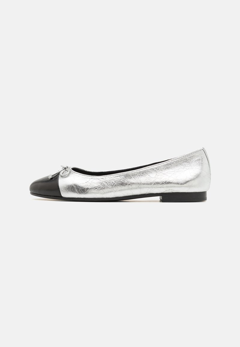 Tory Burch - CAP TOE  - Baleríny - silver/perfect black, Zvětšit