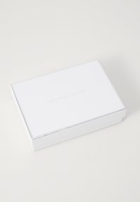 Thumbnail Image 5