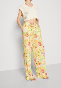 Marc Cain Broek - light yellow