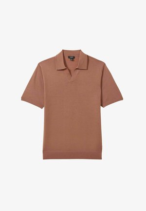 Cămașă polo cu mânecă scurtă, într-o nuanță de maro estompat, cu guler, textură moale și margine dreaptă, fără broderii.