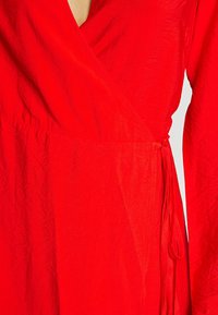 EDITED Maksimekko - red