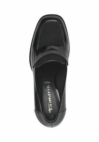 Mocassin en cuir noir pour femmes, avec un bout carré, une bride décorative et la marque visible "Tamaris" à l'intérieur.