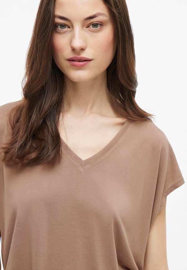 VIMODALA V NECK - Basic T-shirt - mountain trail2