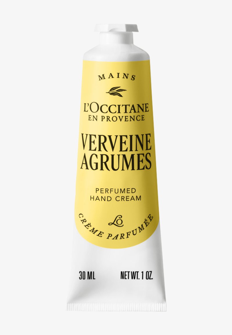 Żółta i biała tuba o pojemności 30 ml perfumowanego kremu do rąk L'Occitane Verveine Agrumes z czarnym tekstem i białą nakrętką.