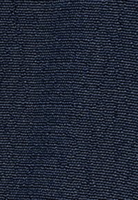 Tessuto strutturato di colore blu scuro con un motivo tessuto, caratterizzato da una superficie fine e rigata e un colore uniforme in tutto.