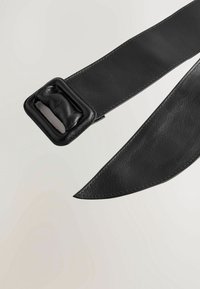 WIDE - REGULAR FIT - Vöörihm - black