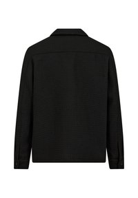 Sort langærmet skjorte med knap i en struktureret, vævet stof, der har en klassisk krave og knapmanchetter, vist fra bagsiden.