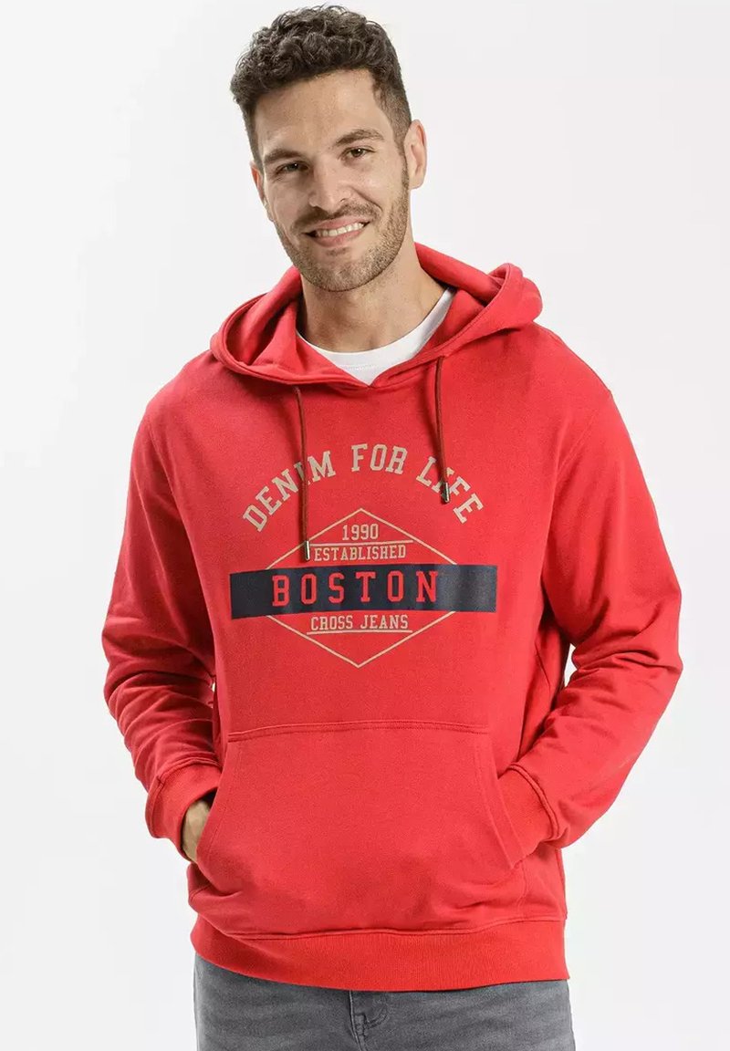 Czerwona bluza z kapturem wykonana z mieszanki bawełny, z przednią kieszenią. Posiada graficzny nadruk z napisem "DENIM FOR LIFE BOSTON" oraz elastyczne mankiety.