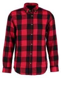Camisa a cuadros rojos y negros, de manga larga, con cuello abotonado, hecha de tela con una textura suave, presenta botones metálicos y un dobladillo curvado.
