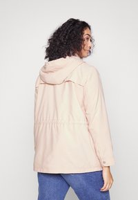 ONLY Carmakoma CARNEWSTARLINE SPRING - Parka - rose smoke