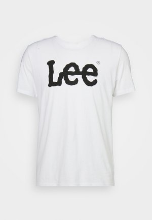 T-shirt bianca in cotone con un grande logo "Lee" nero in un carattere ondulato sul petto. Maniche corte e design a girocollo.