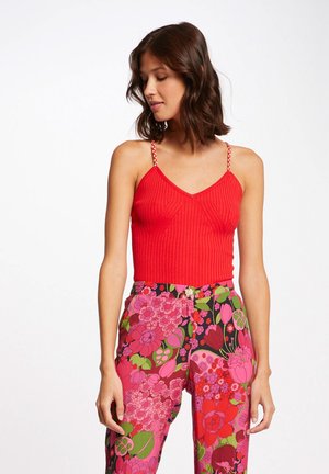 Top - red