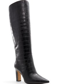 Botas de cuero negras hasta la rodilla con textura de cocodrilo, punta afilada y tacón cuadrado, que presentan una silueta elegante y ajustada.