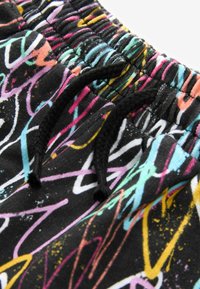 Next Šortky - black graffiti heart