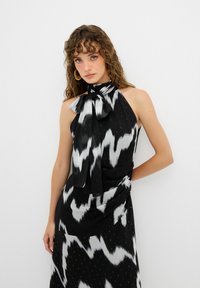 adL HALTER NECK - Vapaa-ajan mekko - printed black