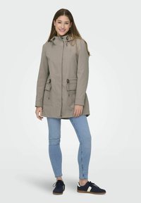 ONLY ONLLOUISE LIFE - Parka - string
