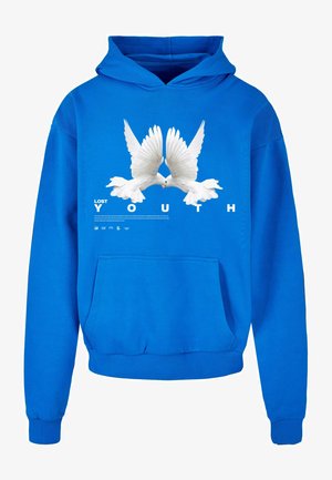 Plava dukserica od mekog materijala. Ima grafiku s dva bijela goluba i natpis "IZGUBLJENA MLADOST" sprijeda, zajedno s kengur džepom.