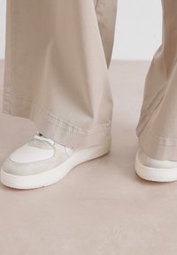 HUGO KILIAN - Sneakers low - open white