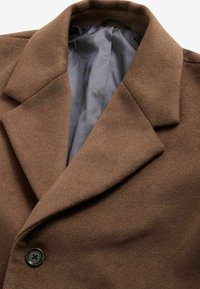 REGULAR FIT - Klassischer Mantel - toffee brown