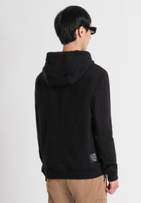 Antony Morato BLEND WITH FLOCK AND MATT PLASTIC PRINT - Sudadera - black
