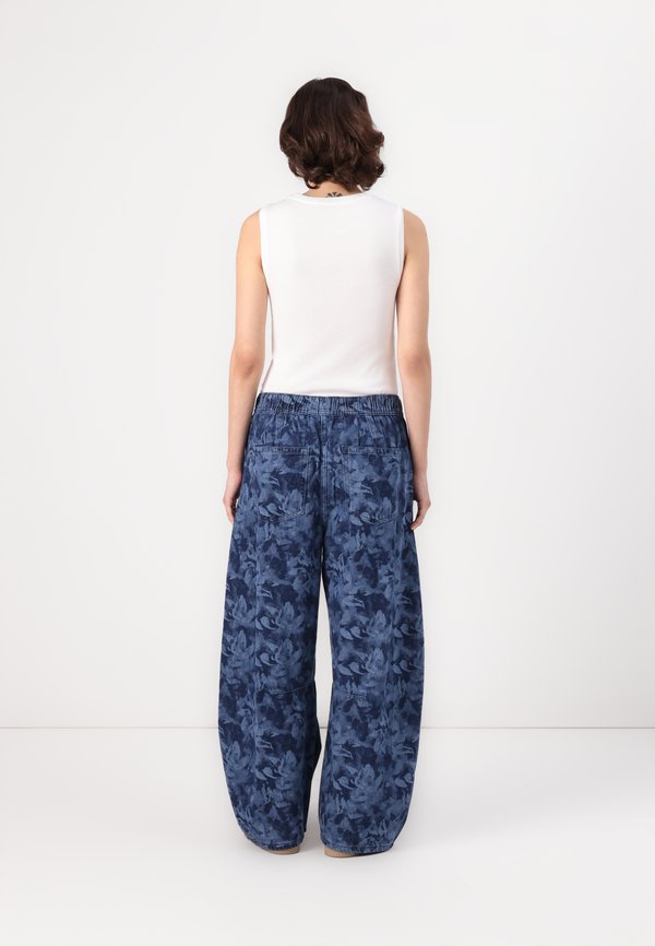 EASY HORSESHOE LASER FLORAL - Relaxed fit jeans4