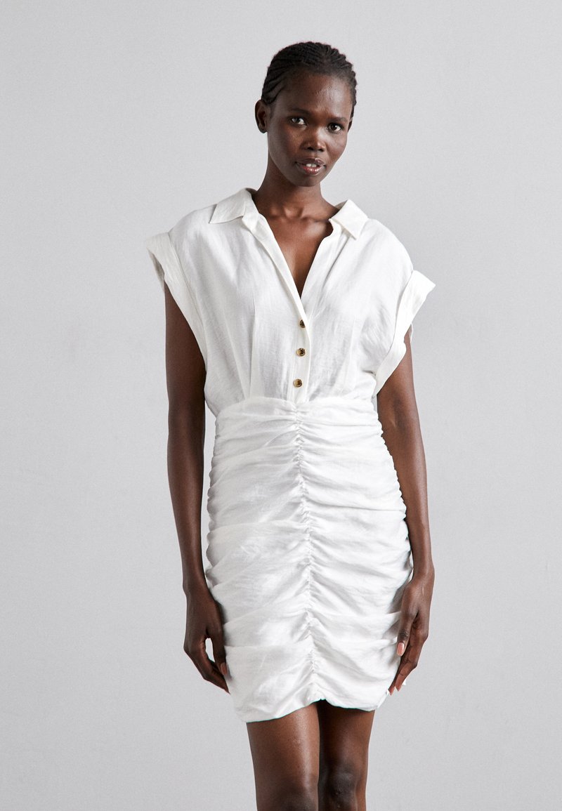 sandro ROBE COURTE DRAPE YEKPA - Shirt dress - blanc