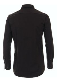 Zwarte lange mouwen shirt, gladde stof, kraag met knopen, zichtbare naden, versterkte mouwen en een rechte snit gezien vanuit de achterkant.