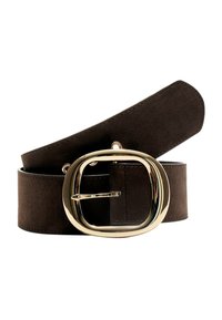 Hnedý semišový opasok s veľkou zlatou oválnou sponou a hladkým povrchom. Opasok je široký s elegantným dizajnom a nastaviteľným zapínaním na prong.