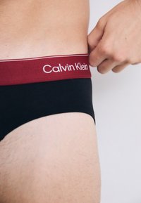 Calvin Klein Underwear HIP BRIEF 3 PACK ICON - Fecskék - black
