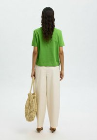 Selected Femme ESSENTIAL BOXY NOOS - T-shirts basic - spindle tree