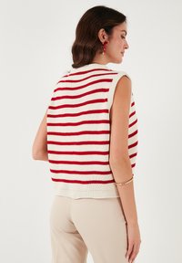 LELA LOOSE FIT - Bodywarmer - ecru red