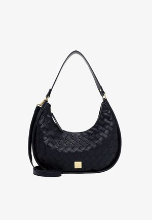 Sac à main en forme de croissant en cuir tressé noir avec une sangle courte, une longue sangle amovible, une fermeture éclair dorée et une petite plaque logo en or en bas, au centre devant.