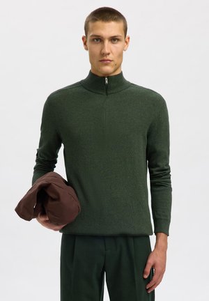 Selected Homme SLHBERG HALF ZIP - Trui - forest nightdetail twist