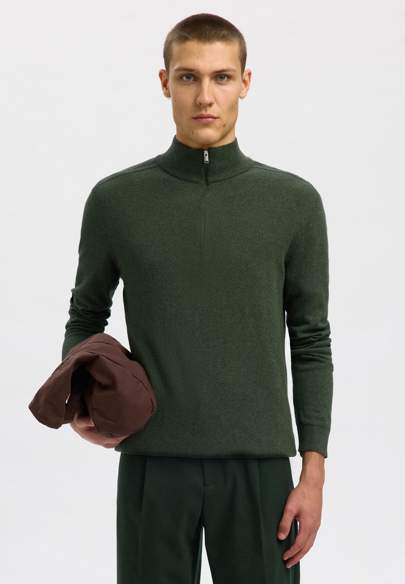 Selected Homme SLHBERG HALF ZIP  - Jumper - forest nightdetail twist