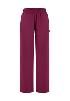 Szerokie bordowe spodnie z elastycznym pasem i bocznymi kieszeniami, wykonane z gładkiej tkaniny, pokazane na białym tle.