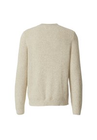 Jasno beżowy sweter z dzianiny, z teksturowanym wzorem ściegów, okrągłym dekoltem i długimi rękawami. Brak widocznych logo lub akcentów.