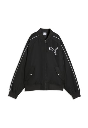 Schwarze Jacke mit Reißverschluss und weißen Paspeln entlang der Ärmel, Vordertaschen mit Druckknöpfen und weißem Puma-Logo auf der linken Brust.