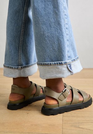 Plateausandaler - olive