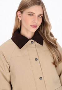 DreiMaster Kevyt takki - beige