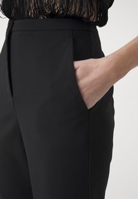 Patrizia Pepe Housut - nero
