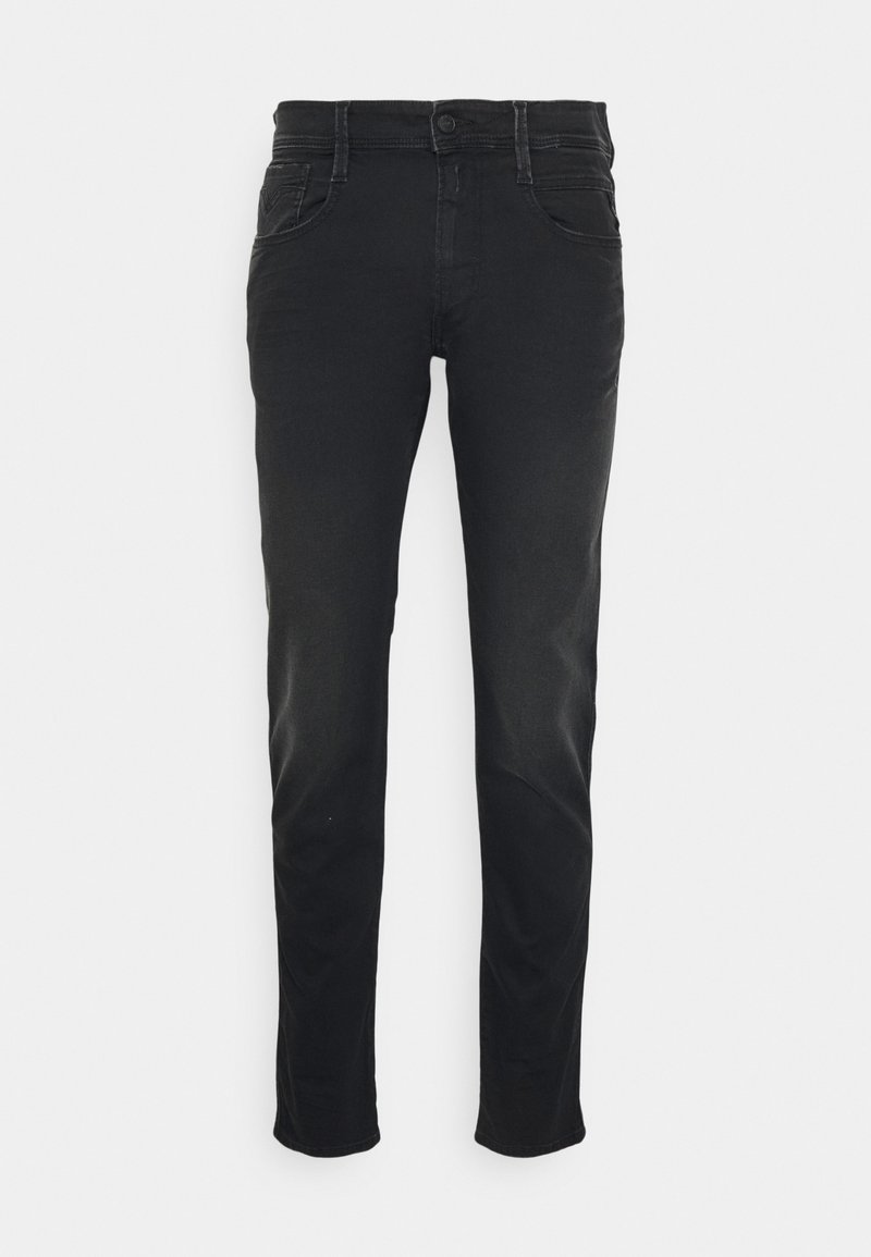 Černé džíny z denimu s úzkým střihem, které mají pět kapes, zapínání na knoflík a jemné vyblednutí na nohavicích pro texturu.