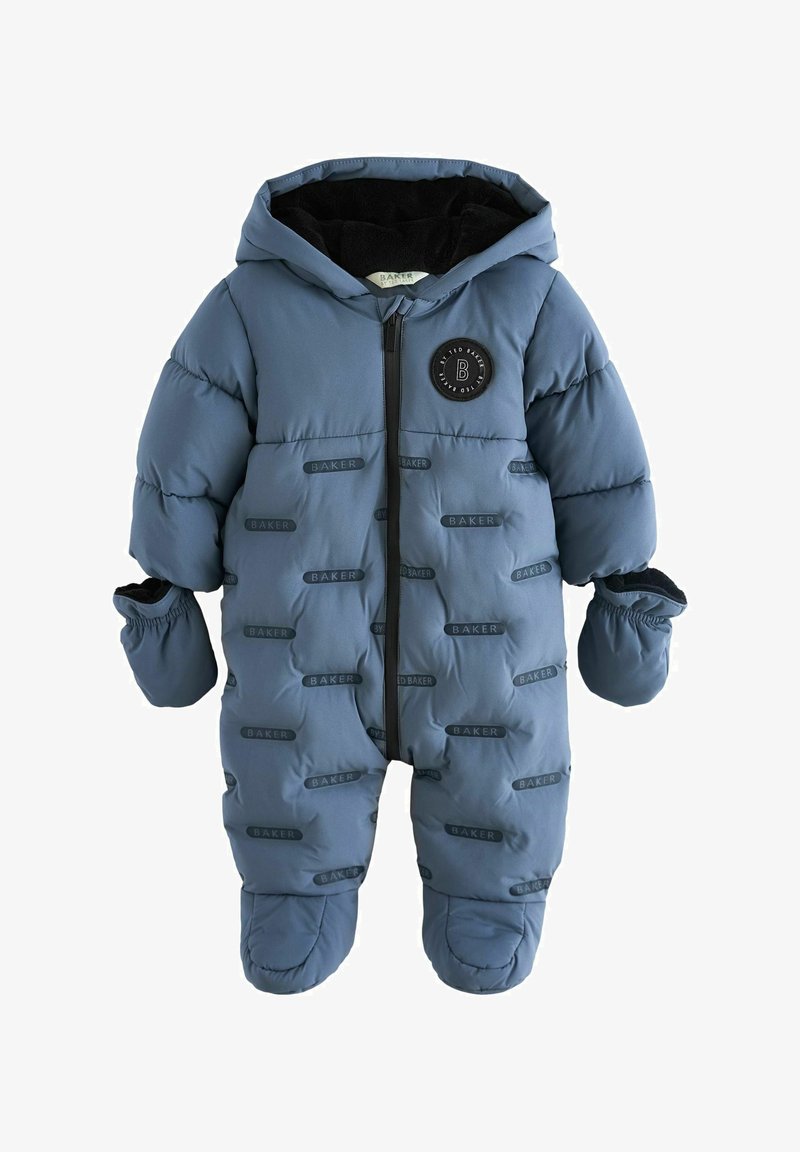 Mėlynas vaikų snowsuit'as su paminkštinimu ir gobtuvu, su užtrauktuku priekyje, elastingais rankogaliais ir "BAKER" logotipu. Saldus tekstūros su siūtu raštu.